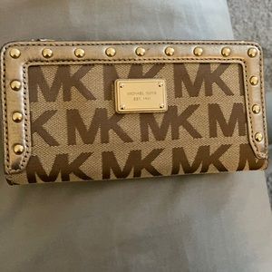 Michael kors wallet